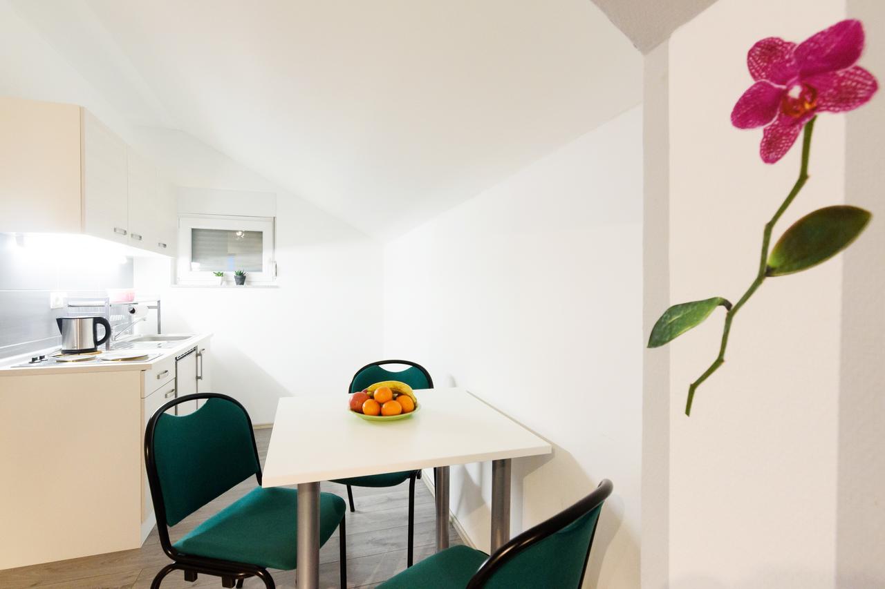Apartmani Orhideja Горни Карин Екстериор снимка