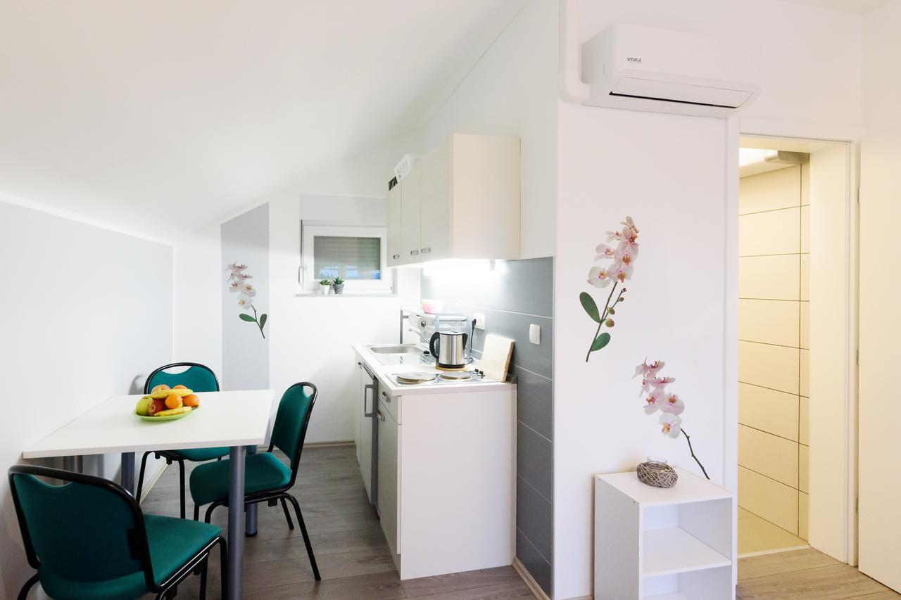 Apartmani Orhideja Горни Карин Екстериор снимка