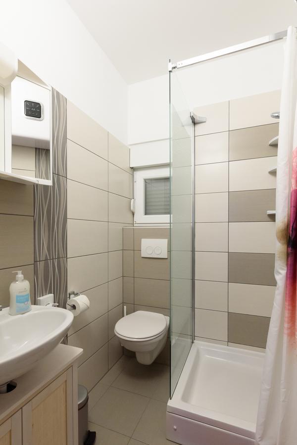 Apartmani Orhideja Горни Карин Екстериор снимка