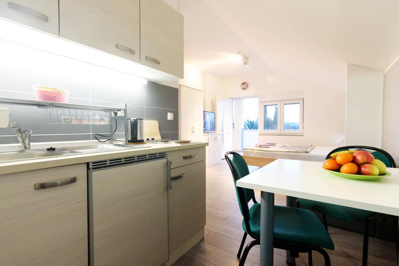 Apartmani Orhideja Горни Карин Екстериор снимка