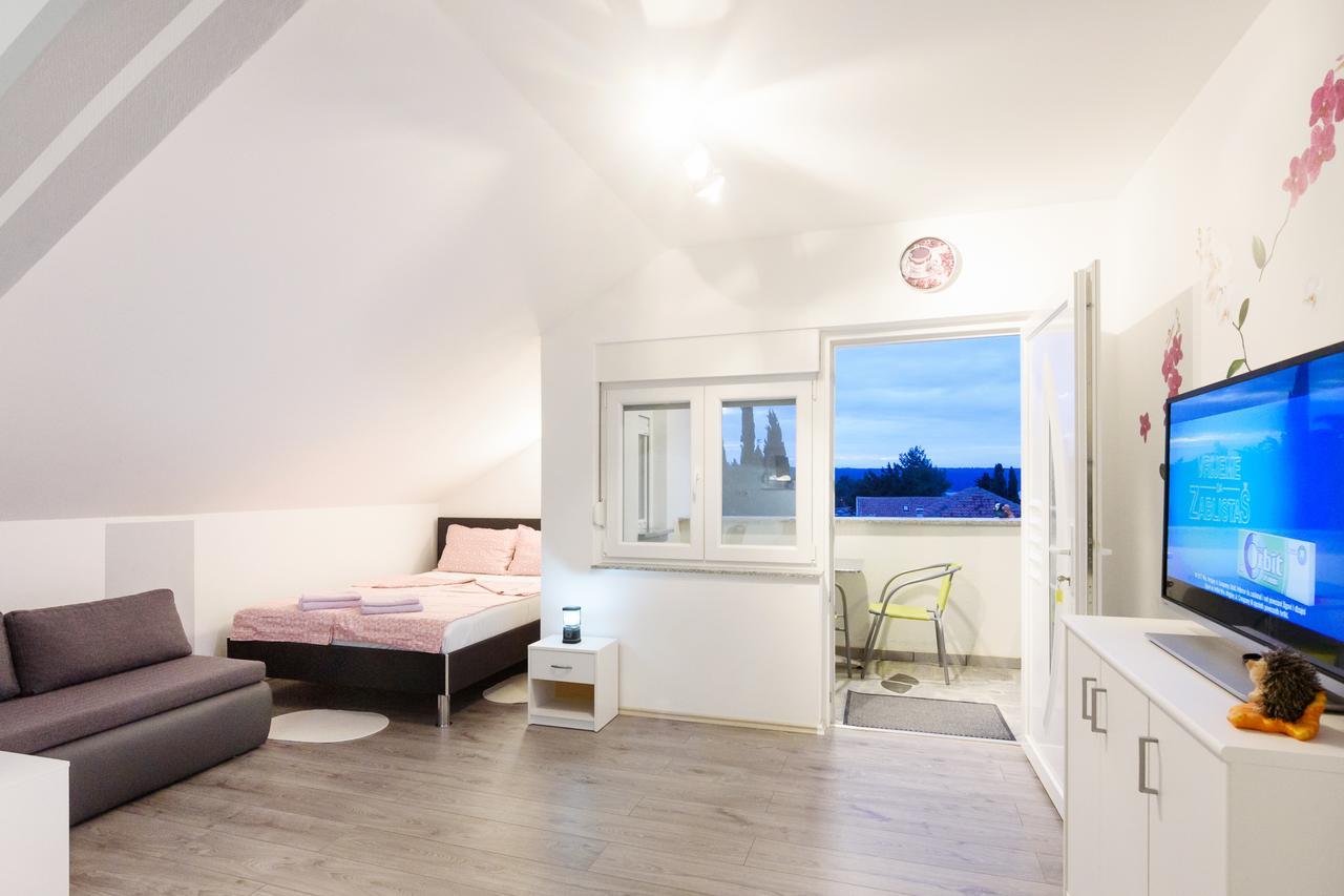 Apartmani Orhideja Горни Карин Екстериор снимка